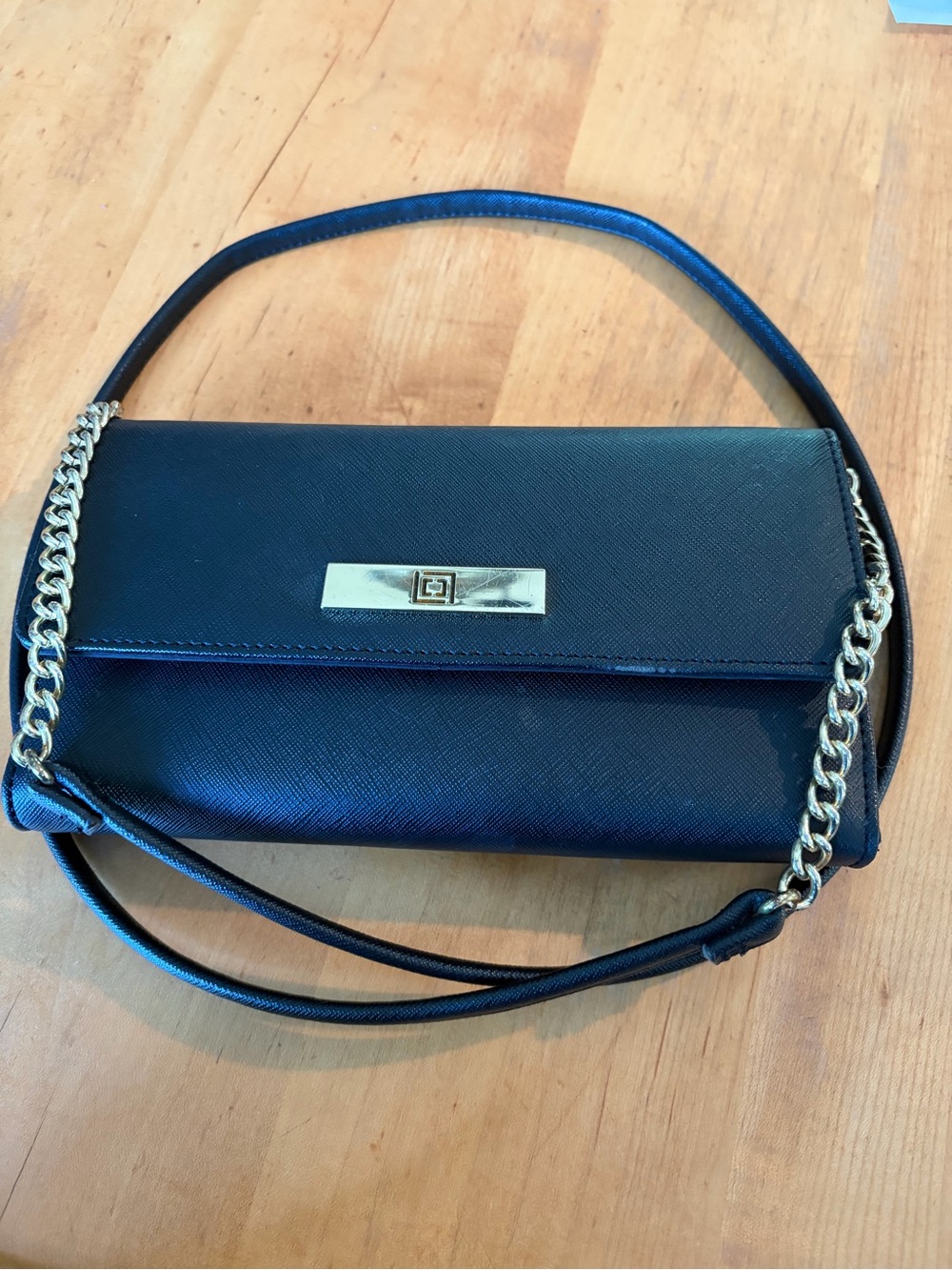 Liz Claiborne textured Classic Black Crossbody Bag w/Gold Chain Accent